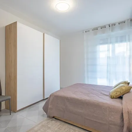 Bijoux In The Centre Of By Wonderful Italy