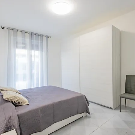 Bijoux In The Centre Of By Wonderful Italy