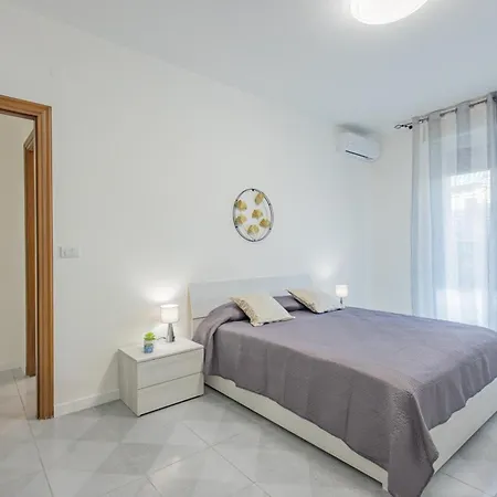 Apartment Bijoux In The Centre Of By Wonderful Italy *